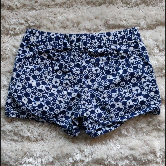 EUC Girls printed shorts - Picture 2 of 3